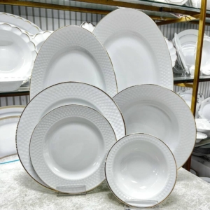 سرویس ۲۸ پارچه چینی زرین