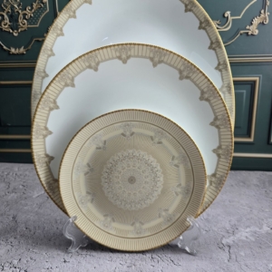 سرویس ۲۶ پارچه آرکوپال طرح هلن طلایی