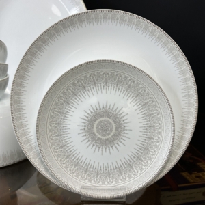 سرویس ۲۶ پارچه آرکوپال طرح خاص سان نقره ای