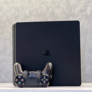 Ps4 slim 1Tb 