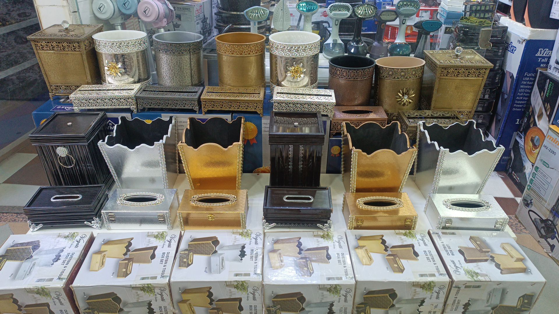 جا دستمال و سطل اشغال